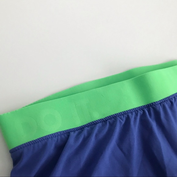 Nike Livestrong Shorts - Picture 6 of 9